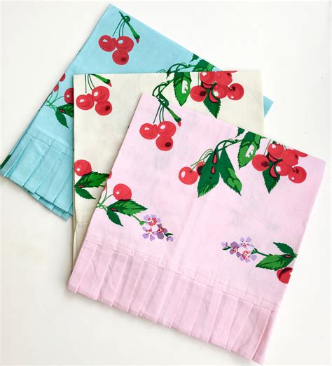 Retro Cherry Tea Towel Pink Cotton Kitchen Towel Pleated 1950s Style