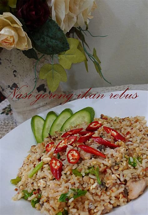 Ibu Sham Nasi Goreng Ikan Rebus