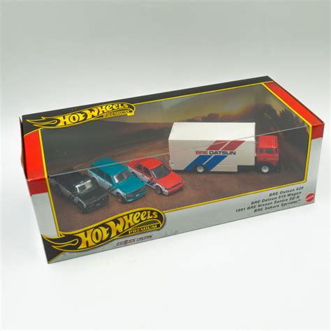 Подарочный набор Премиальных Машинок Hot Wheels Premium Display Set BRE Datsun Nissan Sentra