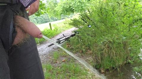 在河边撒尿 Pornhub Gay