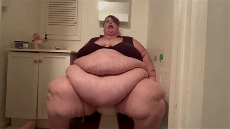 Too Fat To Wipe HD SSBBW Reenaye Starr Clips4sale