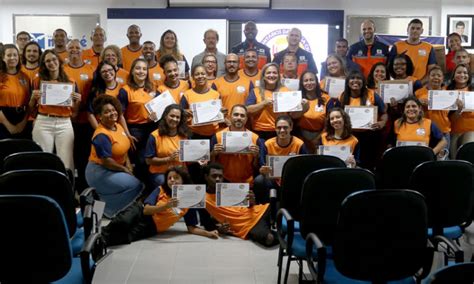 Defesa Civil Certifica Nova Turma De Volunt Rios