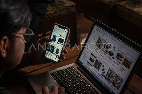 PROYEKSI NILAI TRANSAKSI E COMMERCE 2023 ANTARA Foto