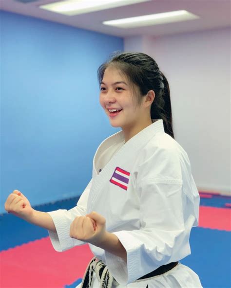 Hot girl karate có nhan sắc hút hồn dấn thân vào ngành giải trí Thái Lan