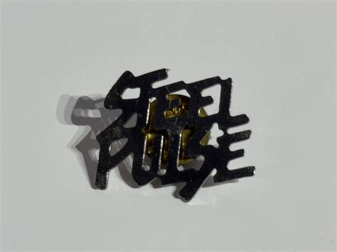 Rare Vintage Sex Pistols Graffiti Wall Metal Badge Thetreasuretrench