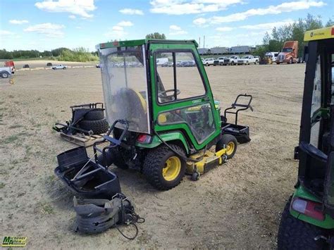 Non-Operable JohnDeere X730 Mower - Michener Allen Auctioneering Ltd