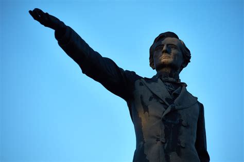 New Orleans Takes Down Another Confederate Statute - InsideHook