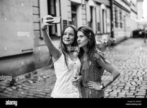 Taking Selfie Black Teenage Banque Dimages Noir Et Blanc Alamy