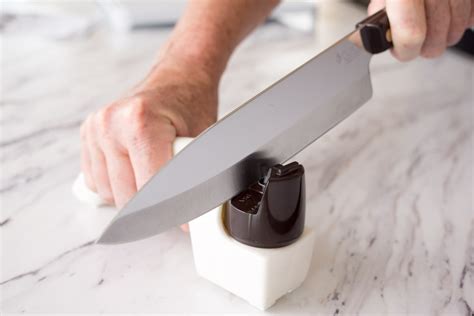 12 Kitchen Knife Safety Tips