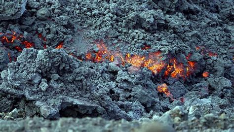 Islandia declara emergencia por nueva erupción volcánica Vídeo