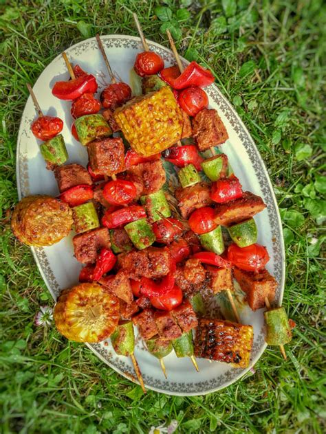 Brochettes de seitan mariné légumes du soleil et maïs Vegan freestyle