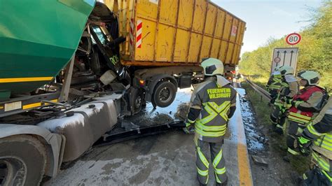 Mega Stau Nach Zwei Lkw Unf Llen Auf Der A Radio Zwickau