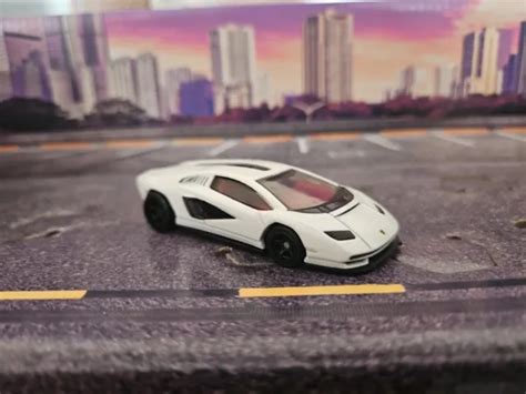 HOT WHEELS PREMIUM Car Culture Lamborghini Countach LPI 800 4 Real Riders Nuovo EUR 12 88