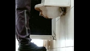 Espionner Dans La Salle De Bain XVIDEOS