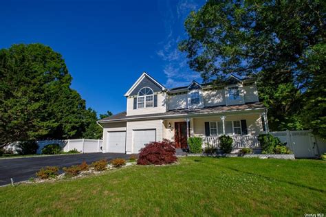 42 Sandy Lane Selden Ny 11784 Trulia