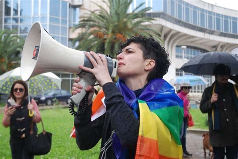 La gay ride des homos albanais à Sarajevo