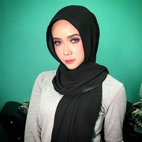 Renungan Faralisa Atiharun Mega Man Hijab Beauty Instagram