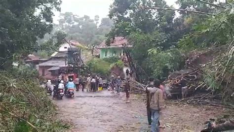 Diguyur Hujan Deras Sejumlah Lokasi Di Kabupaten Bandung Barat Longsor