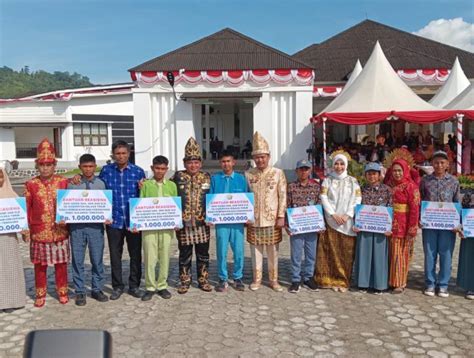 Gubernur Sultra Salurkan Bantuan Alat Kewirausahaan Dan Dana Pendidikan