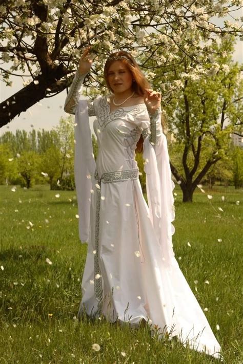 Celtic Wedding Dresses And Wedding Gowns Wedding Dresses Guide In