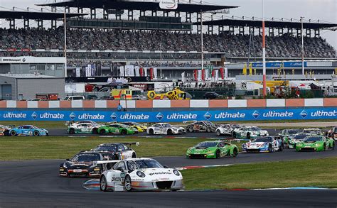 Porsche Duo Gewinnt Rennen 1 Auf Dem Lausitzring Robert Renauer Und