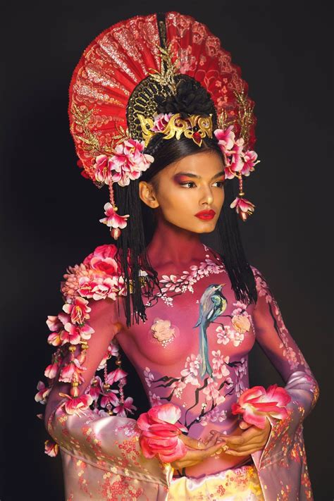 Naked Models Stun Crowds At The World Bodypainting Festival Artofit