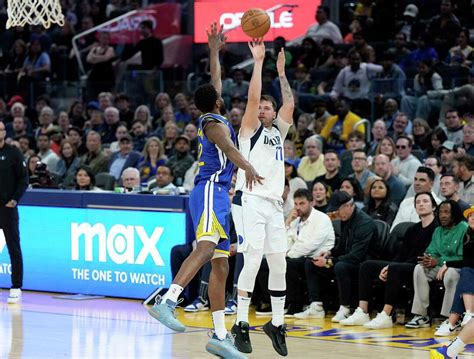 Warriors’ Andrew Wiggins leads balanced effort in vital win over Mavs