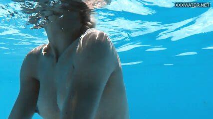 Beautiful Blonde Zazie Skymm Swims Nude
