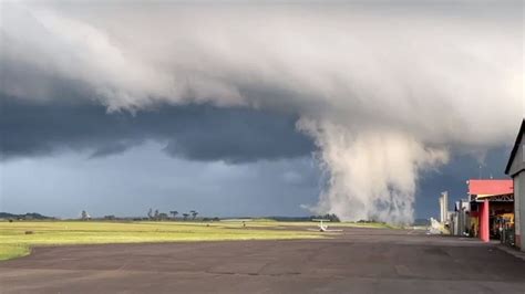 Teve Tornado Em Santa Catarina - Vídeo. Imagens impressionantes mostram tornado em Santa Catarina ...