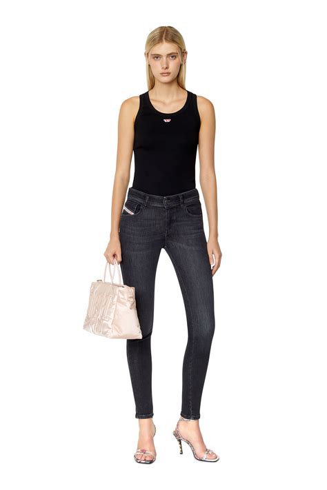 Diesel Library für Damen: Jeans, Röcke, Jeanshemden | Diesel®
