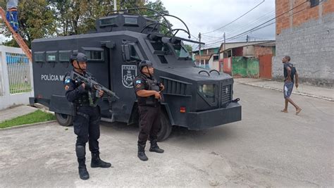 PM apreende adolescente e drogas em Operação contra o tráfico de drogas