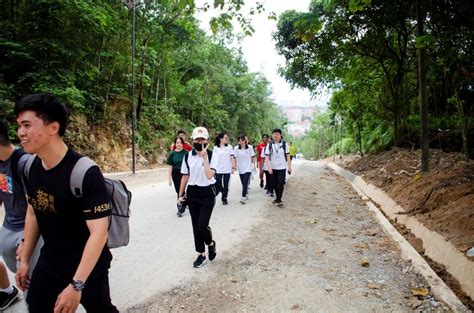 Participants During The Hike