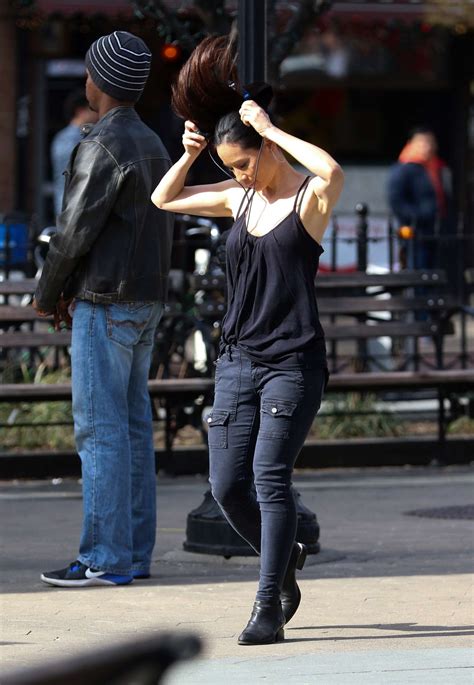 Lucy Liu Heads To The Set Of Elementary 03 Gotceleb