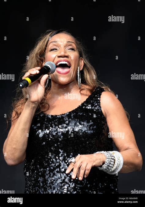 Kathy Sledge Hi Res Stock Photography And Images Alamy