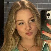 Chelsea Peretti Nude Pictures Onlyfans Leaks Playboy Photos Sex Scene Uncensored