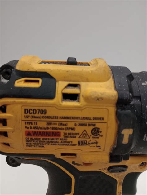 Dewalt 20v Cordless Hammer Drill W 2ah Dcb203 Battery Dcd709