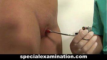 Prueba ginecológica para una morena tímida XVIDEOS