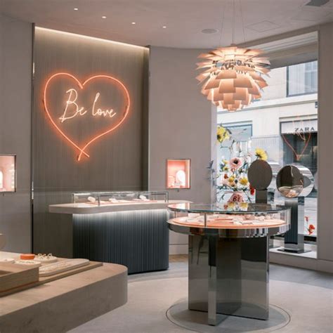 Pandoras Erster Flagship Store Er Ffnet In Kopenhagen Blickpunktjuwelier