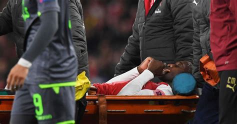 Danny Welbeck Injury Update Arsenal Star Taken To Hospital After