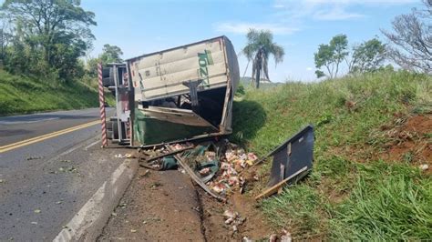 N Laranjeiras Carreta Carregada Com Cerveja Tomba Na Br 277 Radio