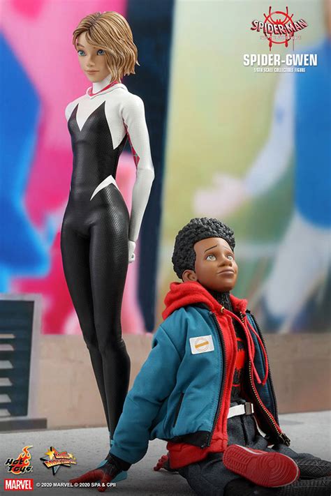 Hot Toys Spider Man Into The Spider Verse 1 6 Spider Gwen HYPERTOYS