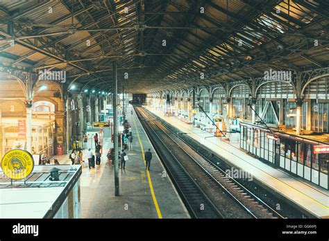 Preston railway station hi-res stock photography and images - Alamy