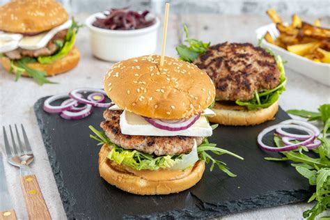 Wildschwein Burger Mit Camembert Und Preiselbeeren Rezept Eat De