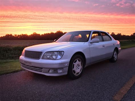 Here's Why The Lexus LS400 Is A Great Drift Platform