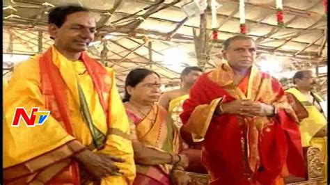 CM KCR Performs Ayutha Chandi Yagam At Erravalli Village Day 1 Live