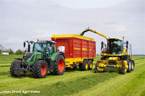 New Holland Fx Aan Het Gras Hakselen Trekkerweb Nl