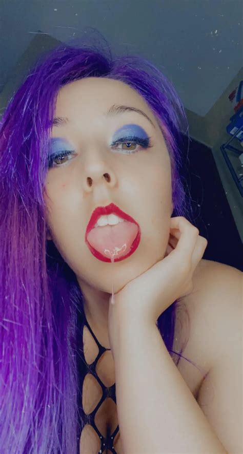 Drooling For Some Pussy Scrolller