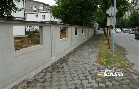 Info Bijeljina Bijeljina U Toku Izgradnja Ograde Oko Salihbegovi A