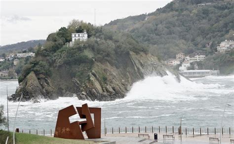 Aemet Eleva A Naranja El Aviso Por Olas Desde Este Jueves Al Viernes