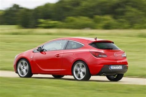 Opel Astra GTC 1.6 specs, lap times, performance data - FastestLaps.com